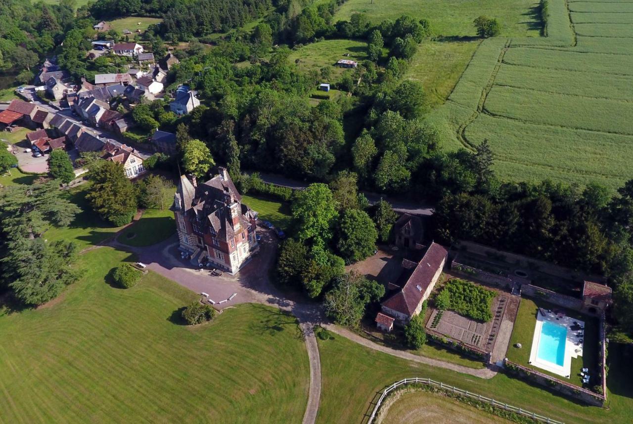 Gite Les Ecuries Du Manoir De Benedicte Cahan Zewnętrze zdjęcie